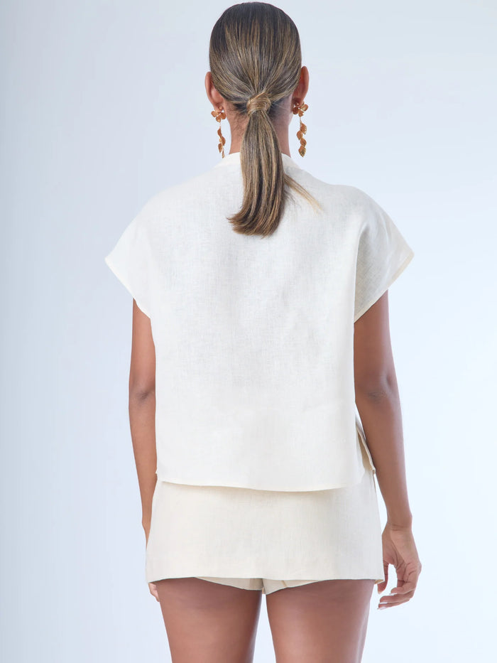 blusa elegante de color sand y sofisticada 