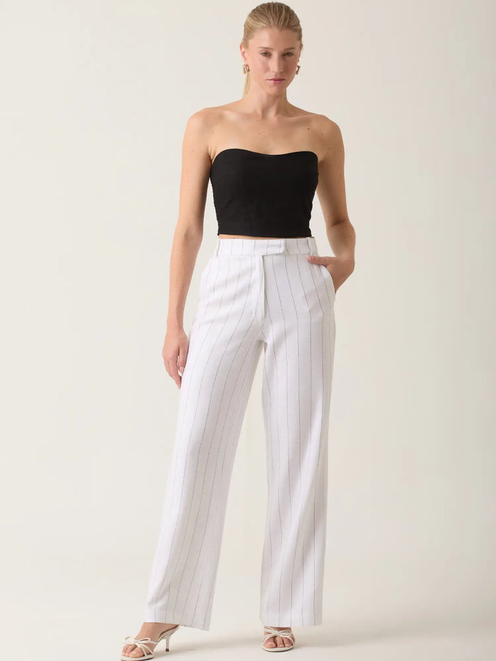 Pantalón Rondine Blanco con rayas verticales finas y corte elegante para mujer.