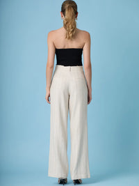 Pantalón Rondine Sand  rayado con corte sofisticado y caída fluida para un look pulido.